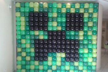 Painel com Balões Minecraft